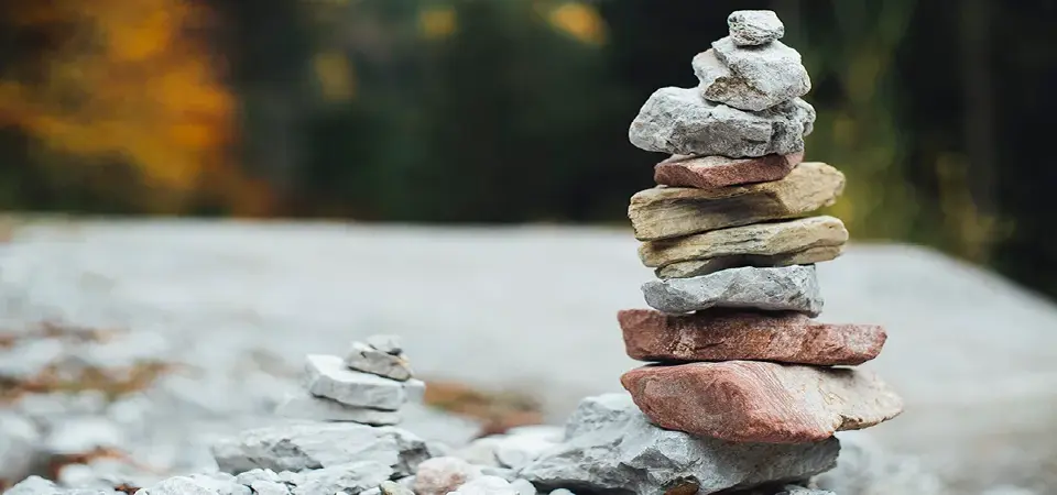 Rocks stack from big to small